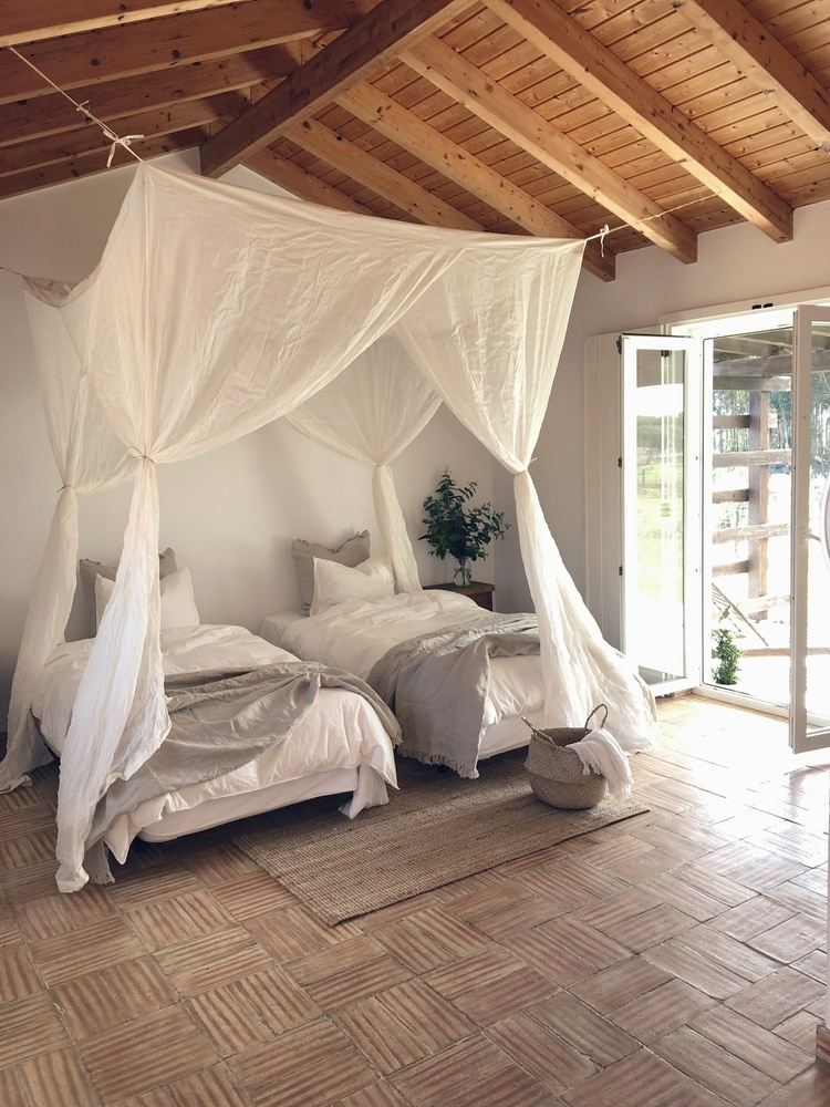 Reclaim the Center: a yoga + meditation retreat in Portugal