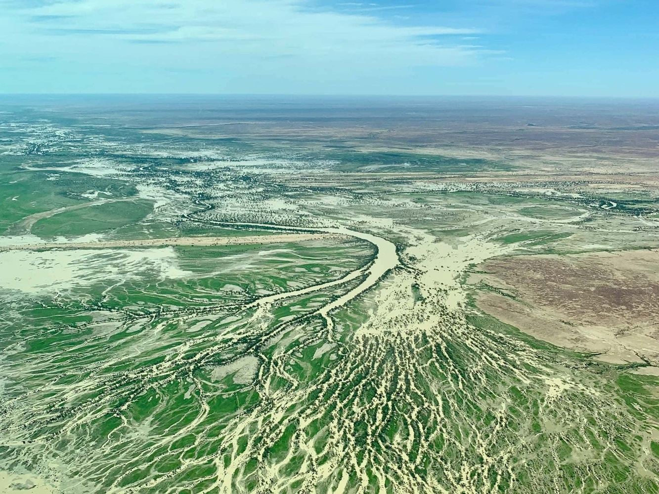 Birdsville & Lake Eyre by Air from Broken Hill