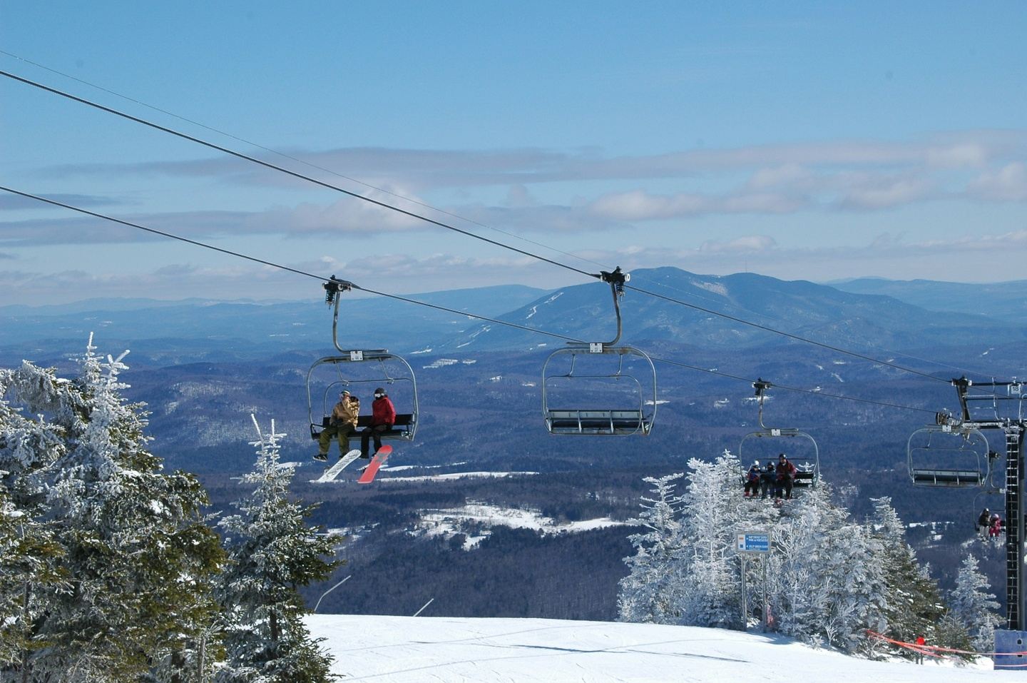 Monsoon Snowpocalypse! - Okemo Ski-in/Ski-Out + Hot Tub Cabin - 2026