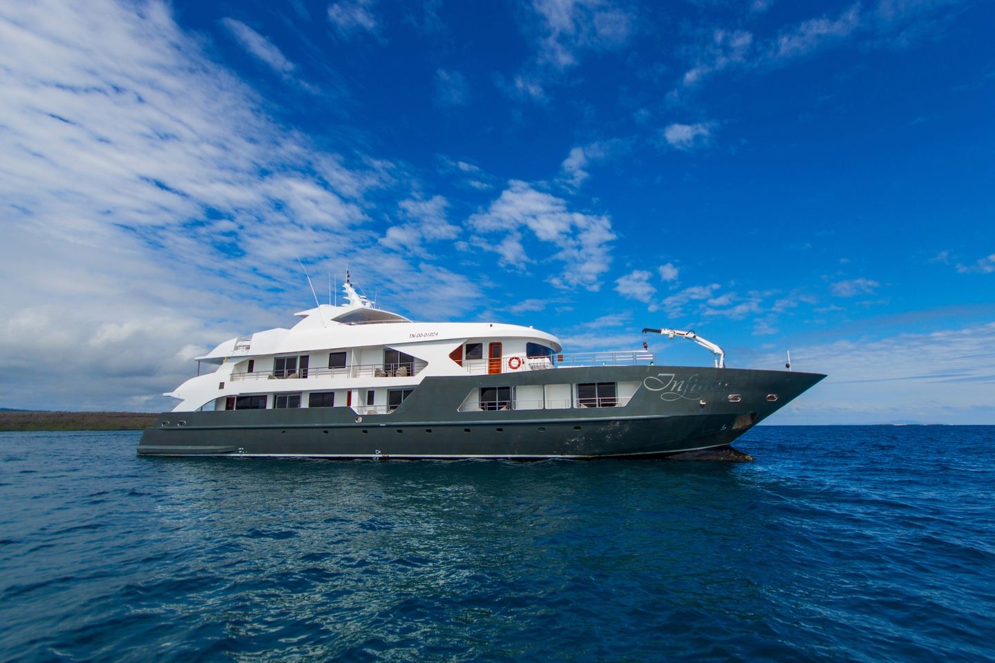 INFINITY CRUISE GALAPAGOS