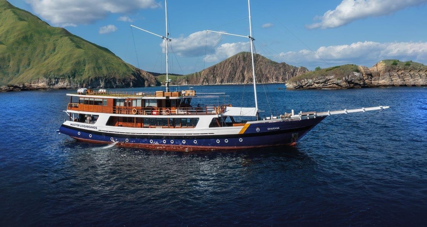 Dive Centre Bondi adventure - Komodo aboard The Indo Master