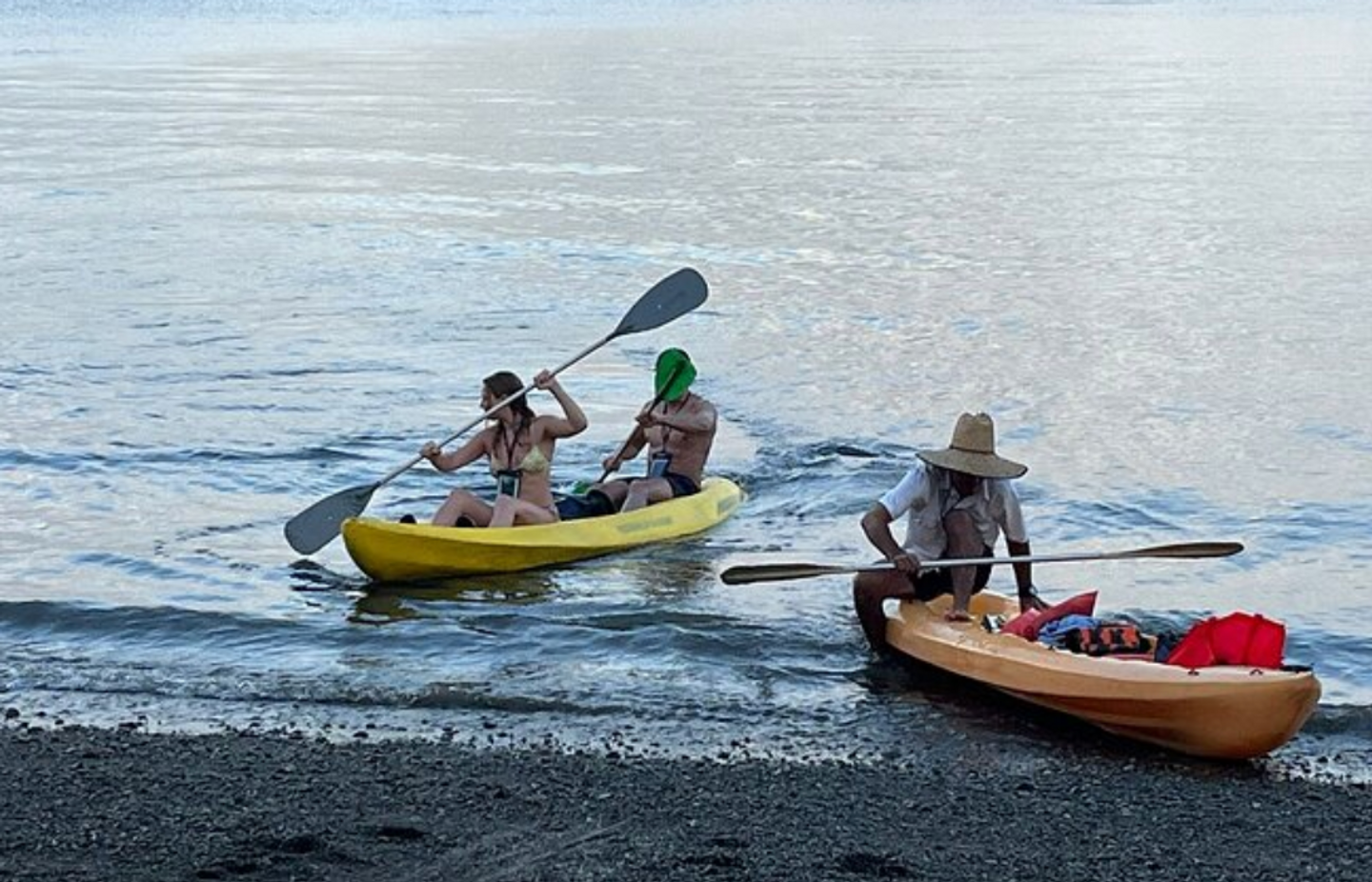 Kayak experience on Playa Blanca in Puerto Jiménez