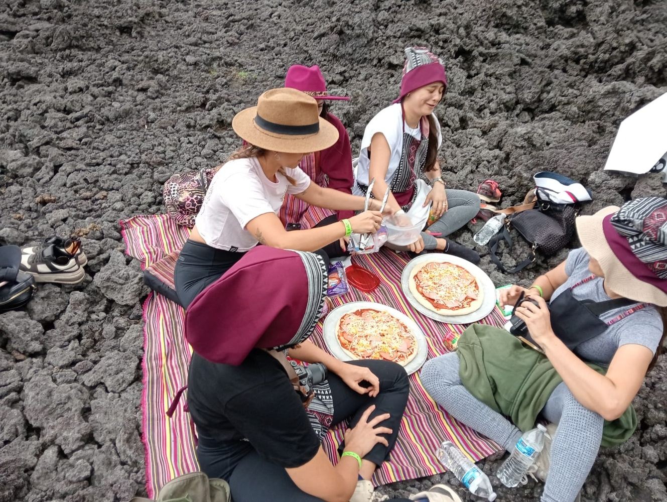 MAKE AND EAT PIZZA AT PACAYA VOLCANO PRIVATE TOUR