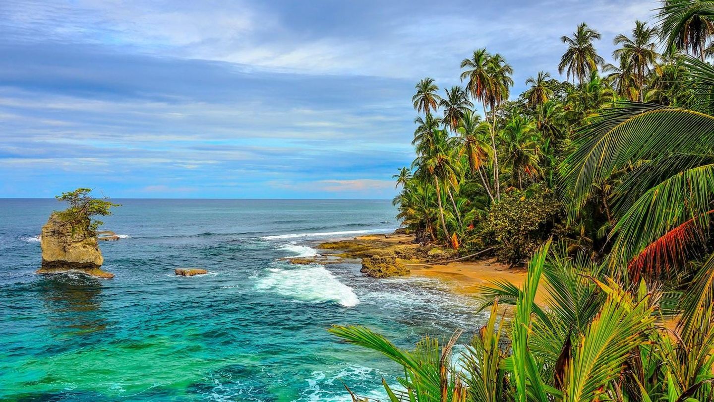 Kelsie & Alyson's Afro-Caribbean Costa Rica