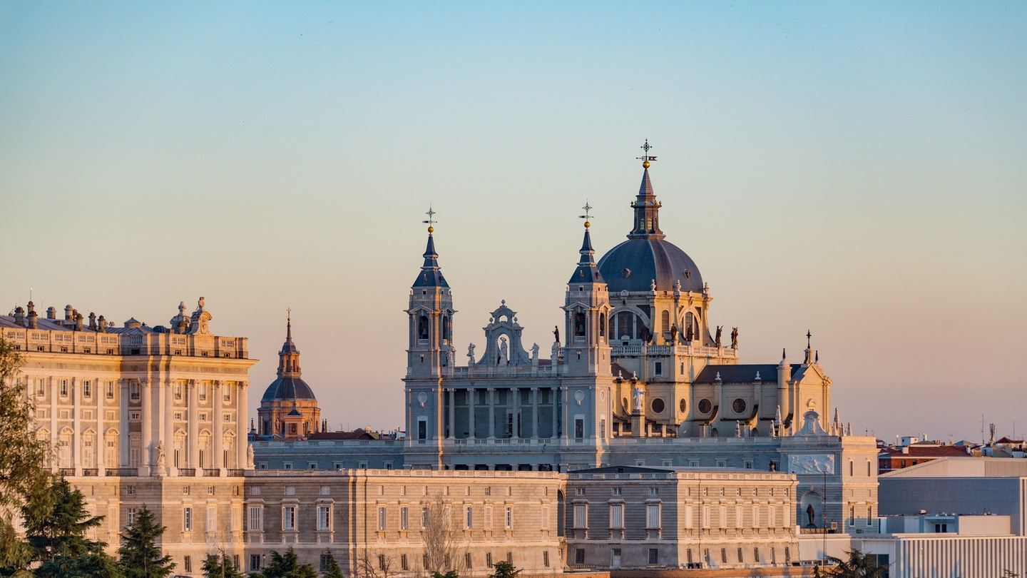 A Comprehensive Guide to the Royal Palace of Madrid: Tickets and Insid