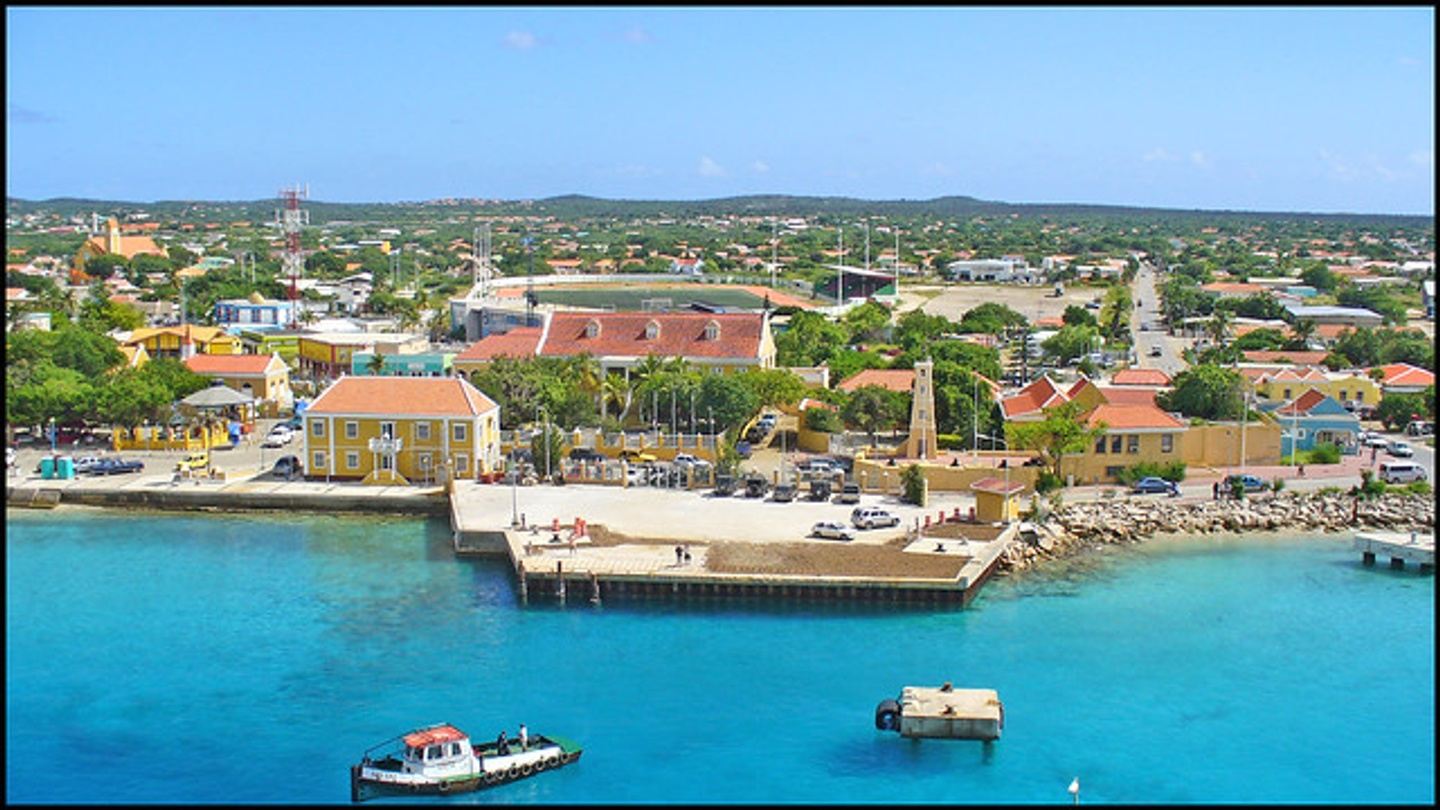 Bonaire Beach Diving