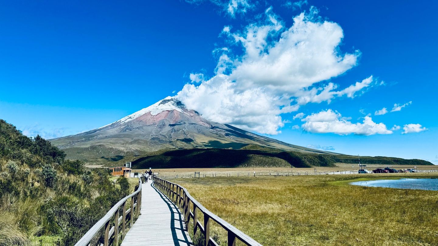 COTOPAXI CLIMBING