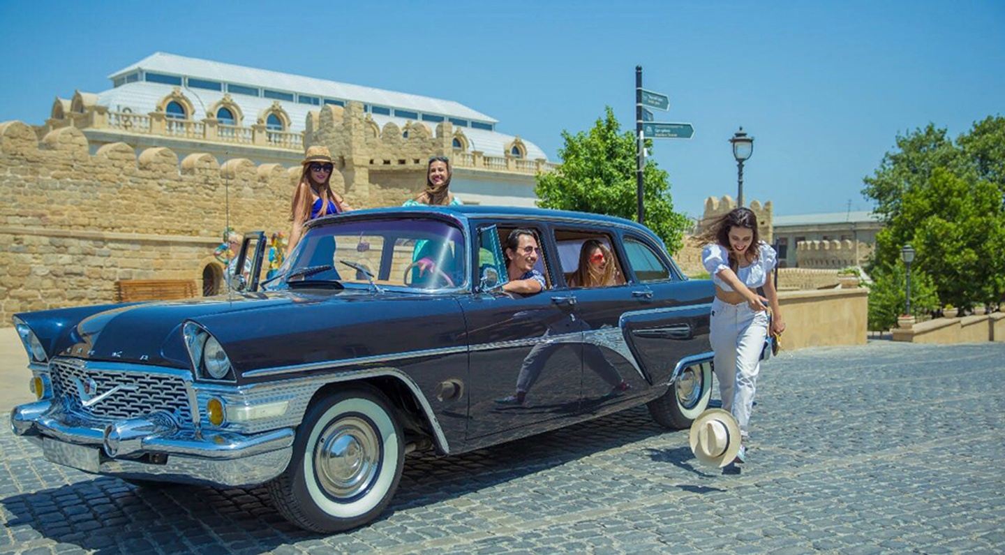 Baku Tour by Retro Cars