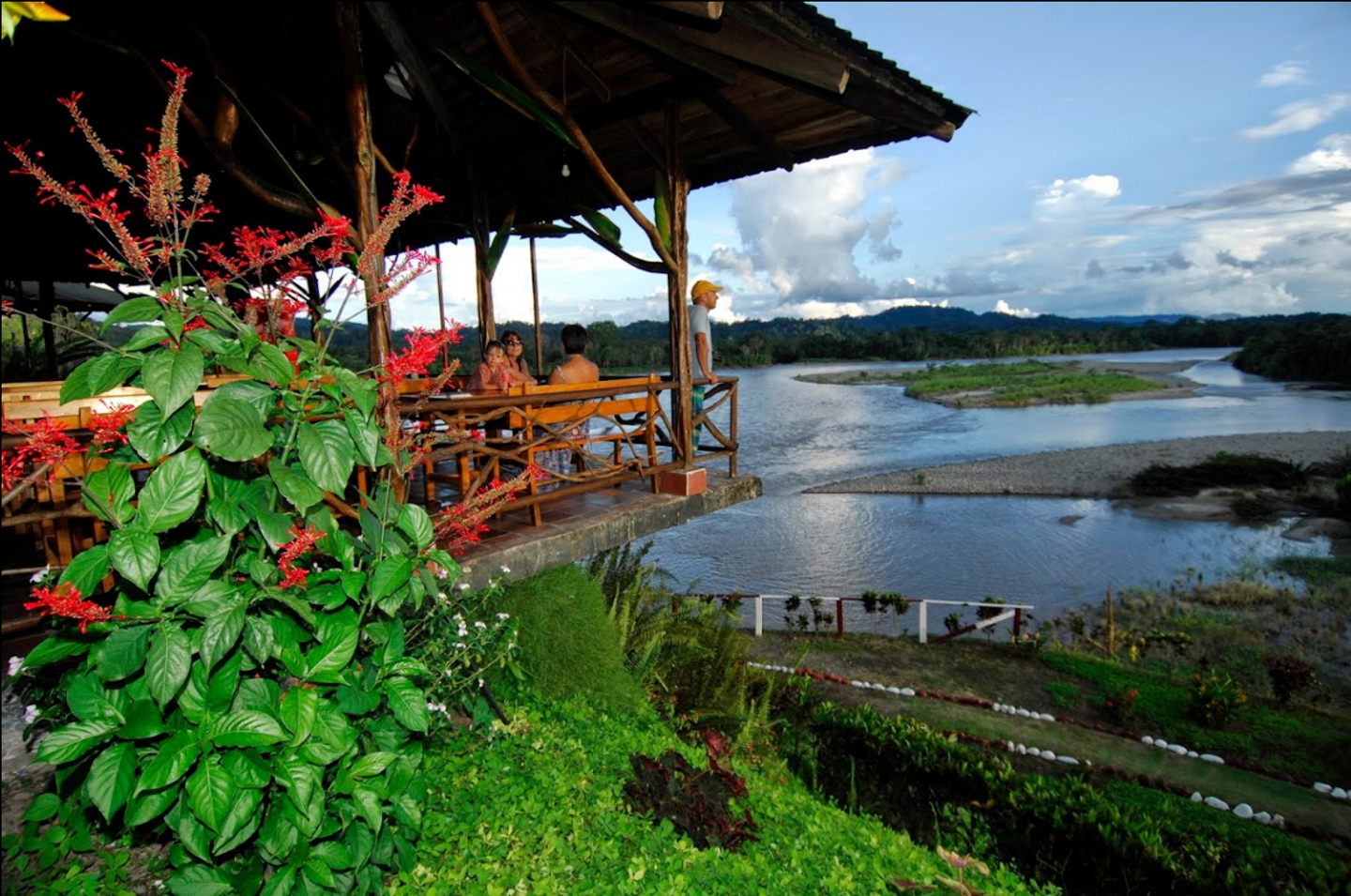 HOT SPRINGS AND AMAZON TOUR (4 DAYS)