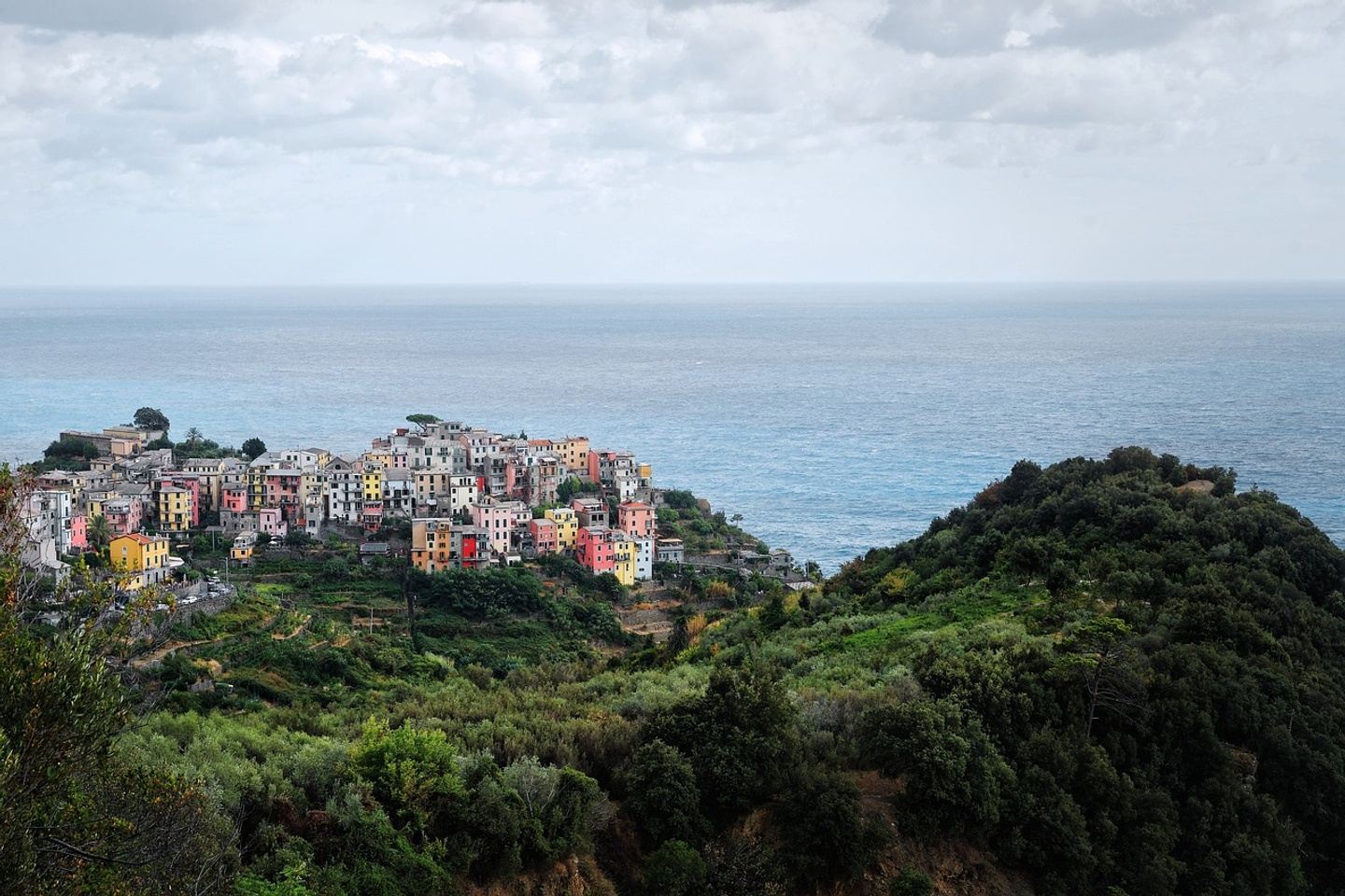 Tuscany to Cinque Terre: Wines, Villages & Unforgettable Walks