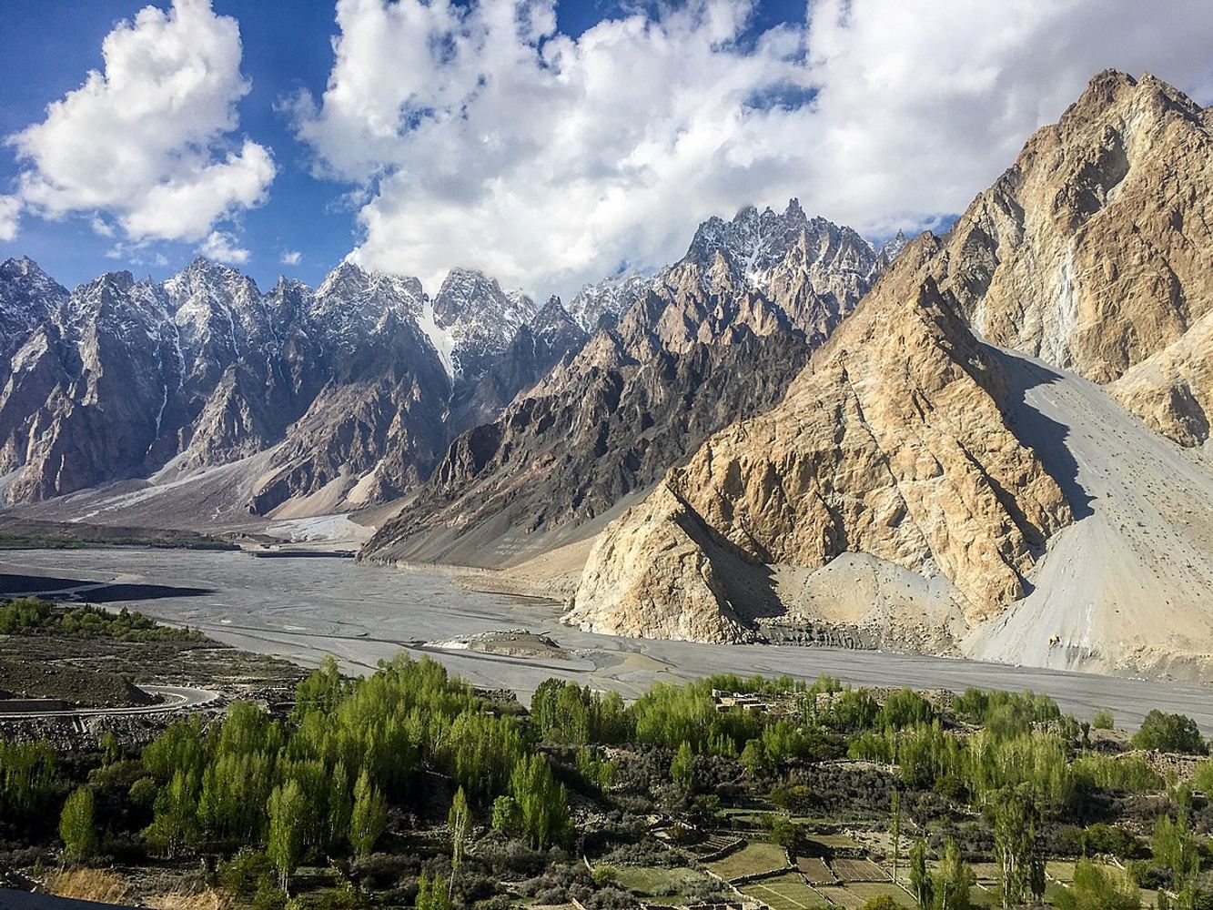 Trekking Peak WARTUM (5,850 M)  Passu Gojal Pakistan asia