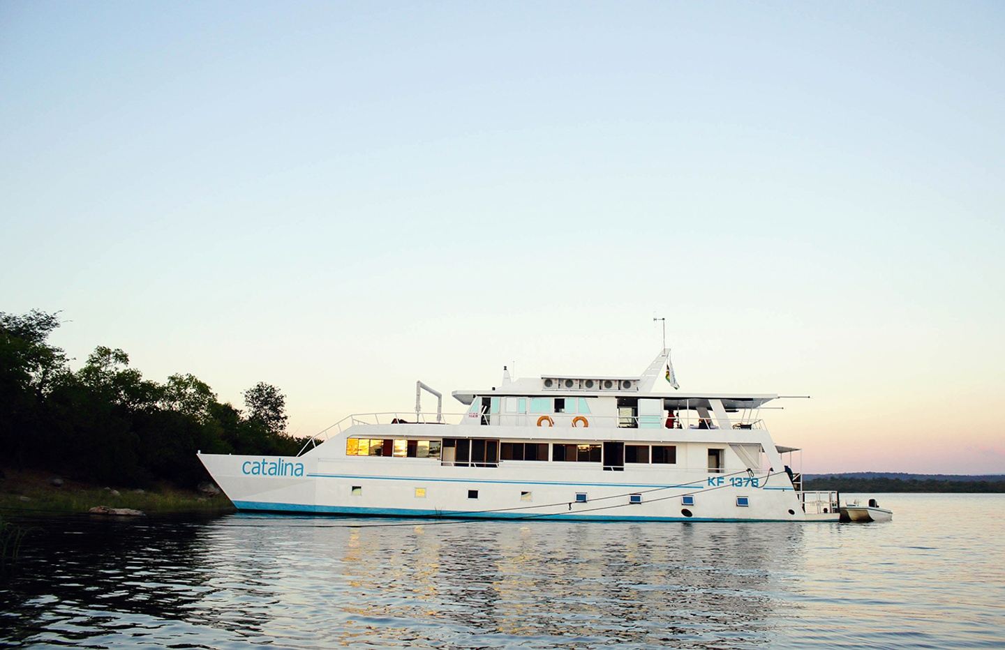 Houseboat Safari Lake Kariba in Kariba, Zimbabwe,