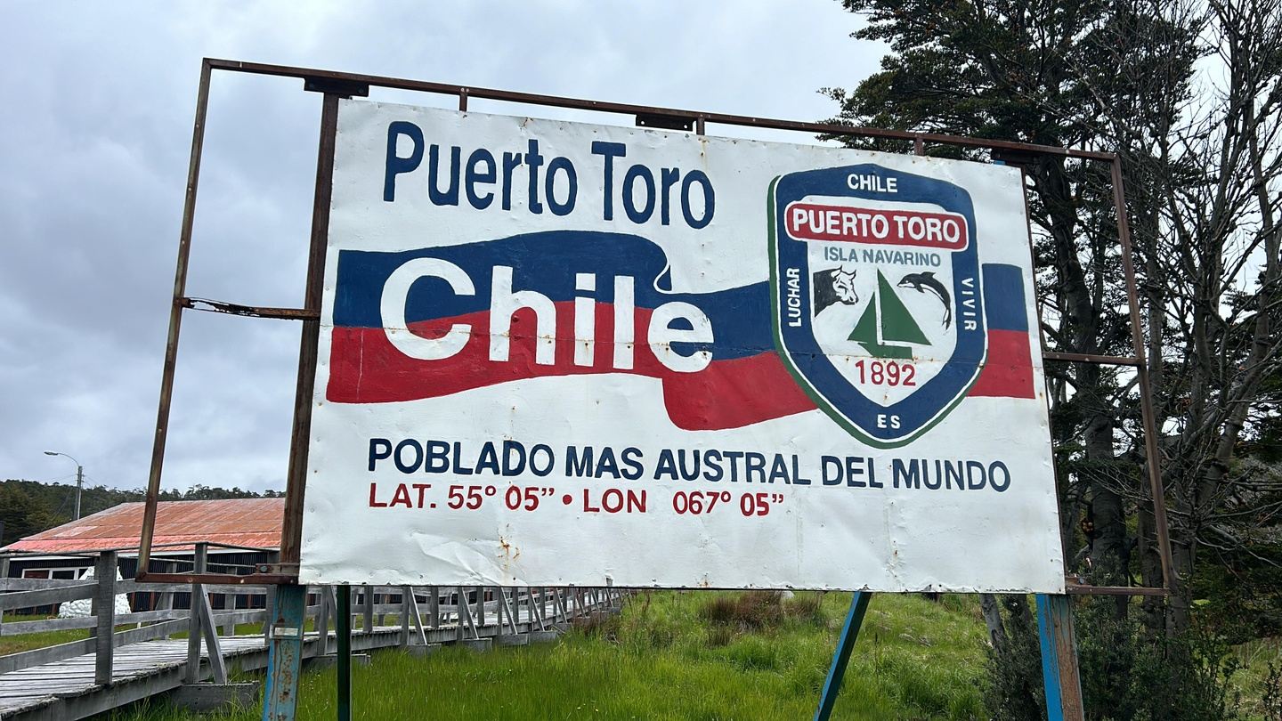 Charter Puerto Toro Lino Adillon, lunes 17 de febrero