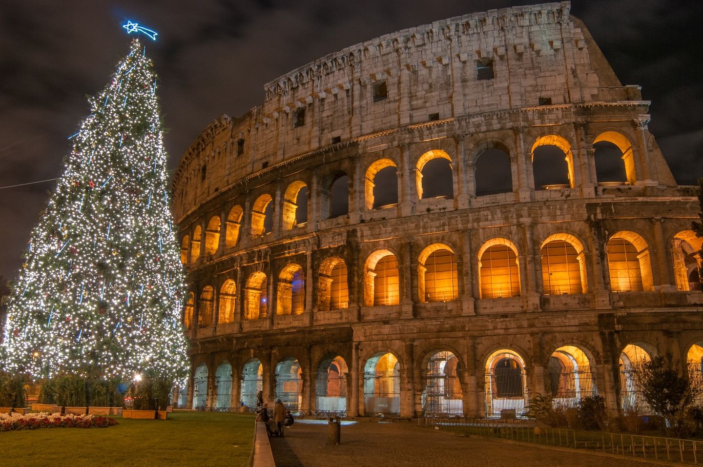 Lopez Mercado 2025 Italy at Christmas Time -11 Day (10 Days/9 Nights)