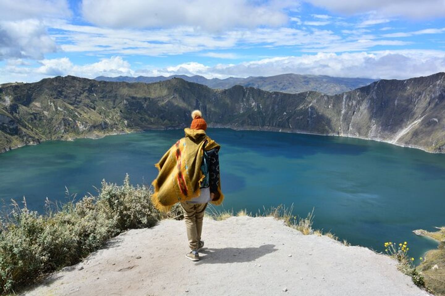 Full-Day Tour to Quilotoa Lagoon From Baños with Lunch