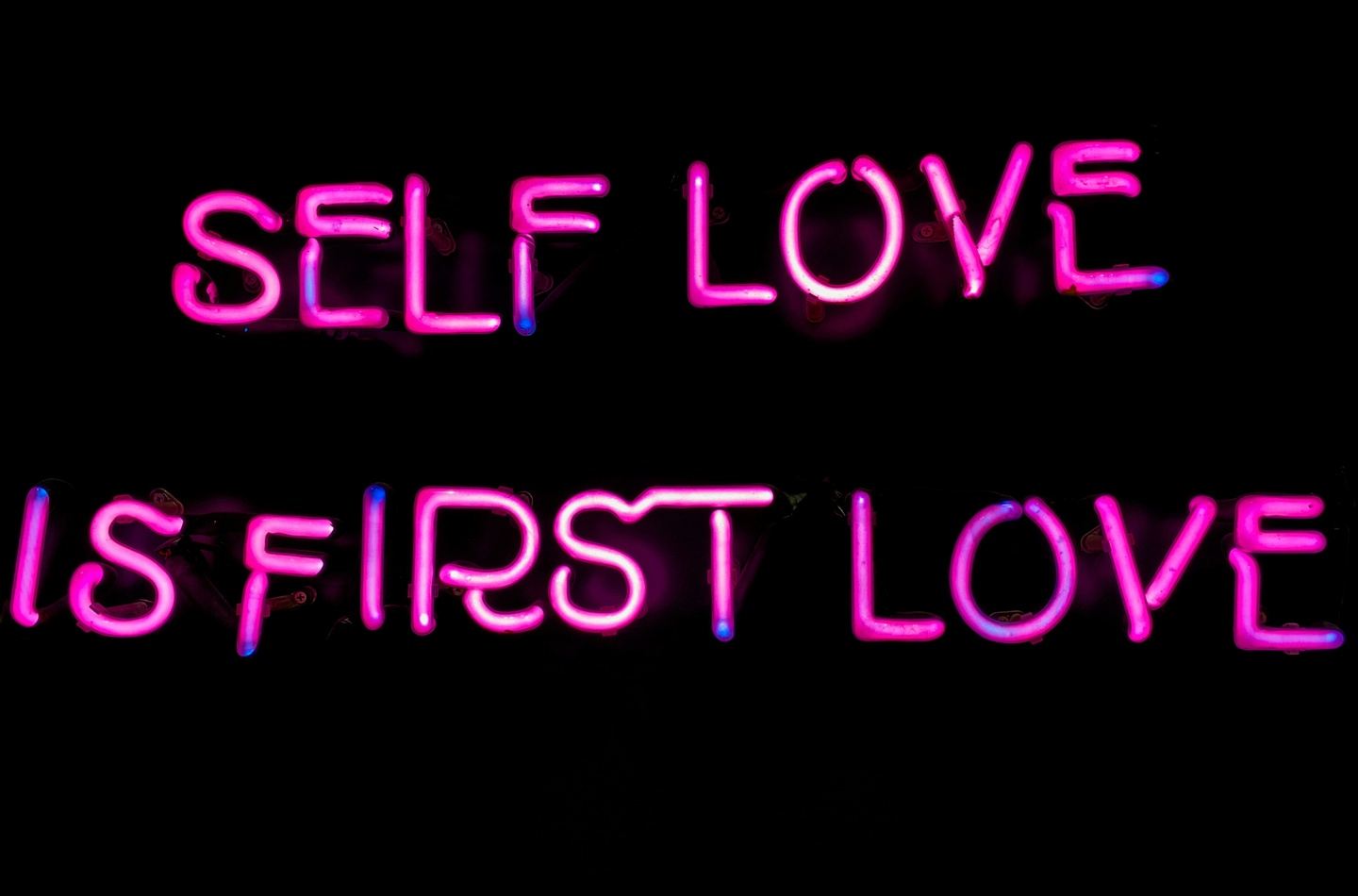LOVING ME IS WRONG, I DON'T WANT TO BE RIGHT