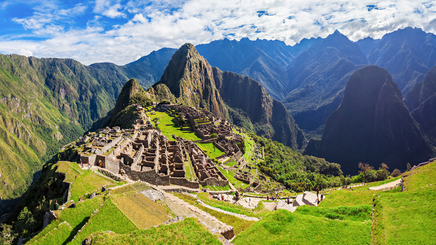 Perú: History, Cultural Immersion & Adventure