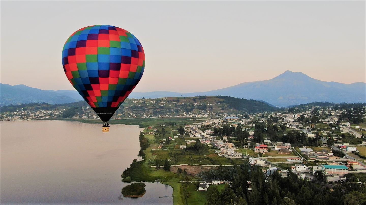 Hot-Air-Balloon Ride - Private Ride - 2 pax - Vuelo Libre Privado