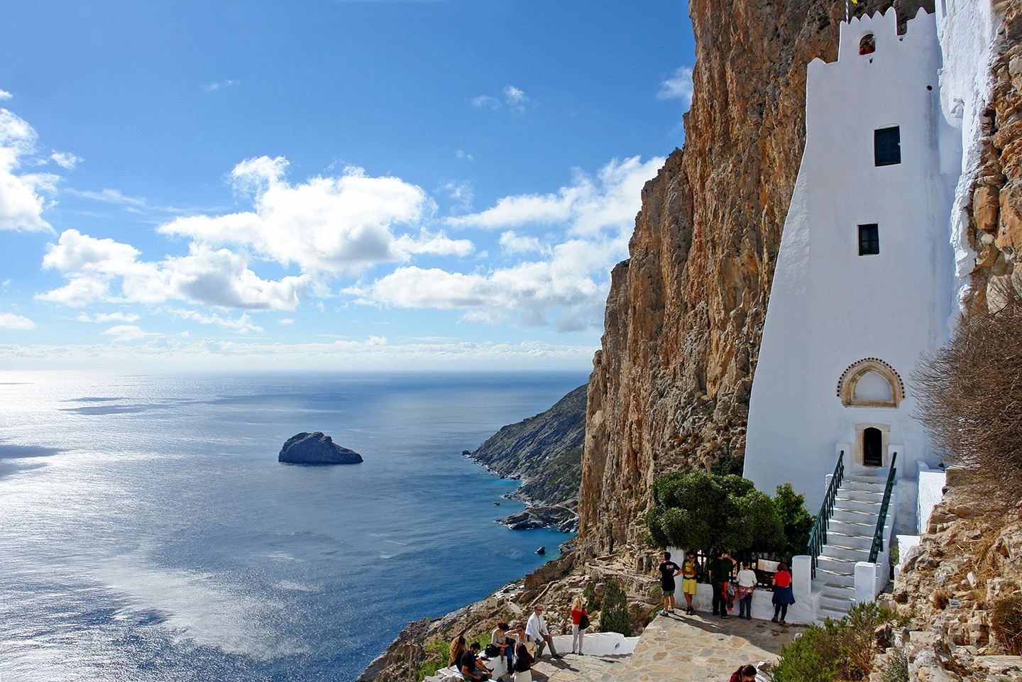 Yoga retreat in the Iyengar tradition in a stunning Greek Island