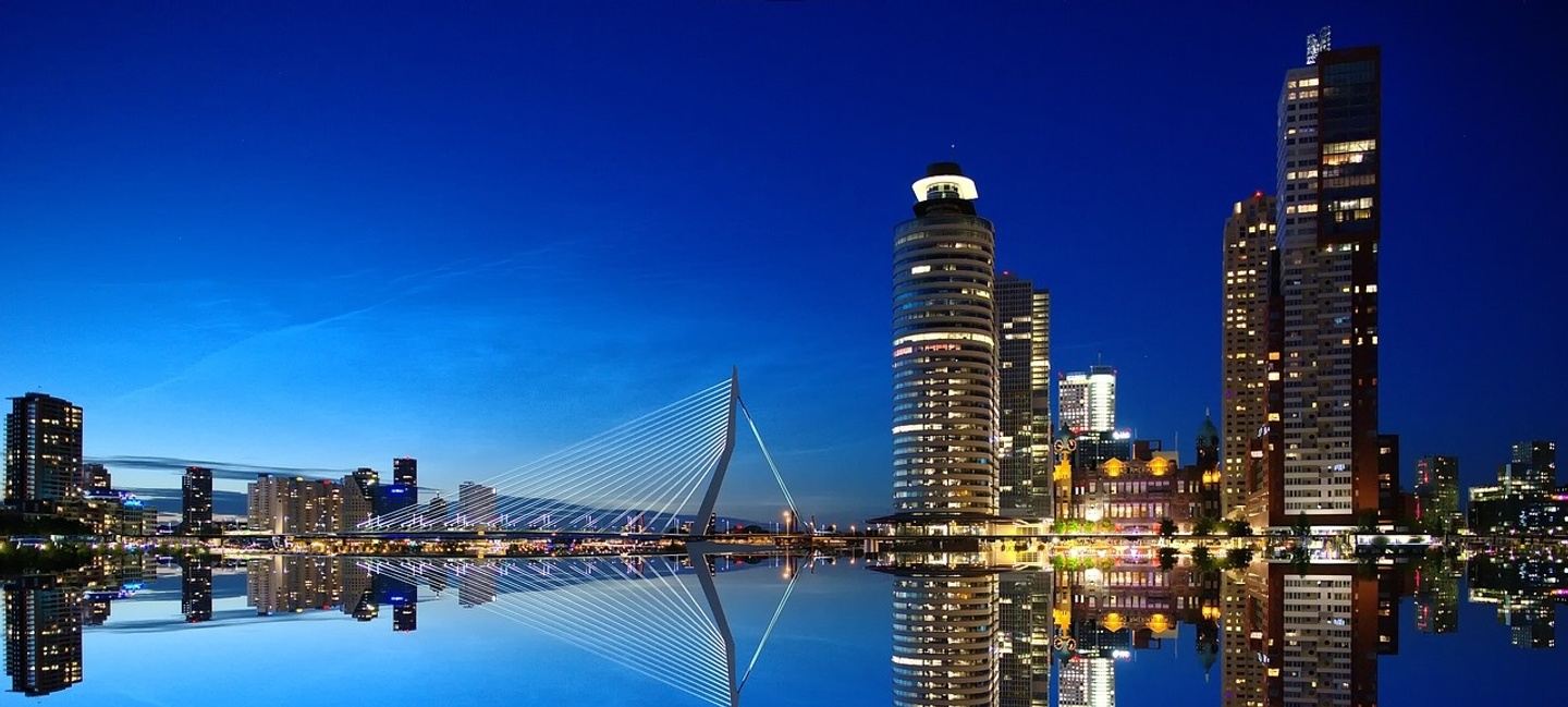 Private Yoga City Trip Rotterdam: explore the city & practice yoga