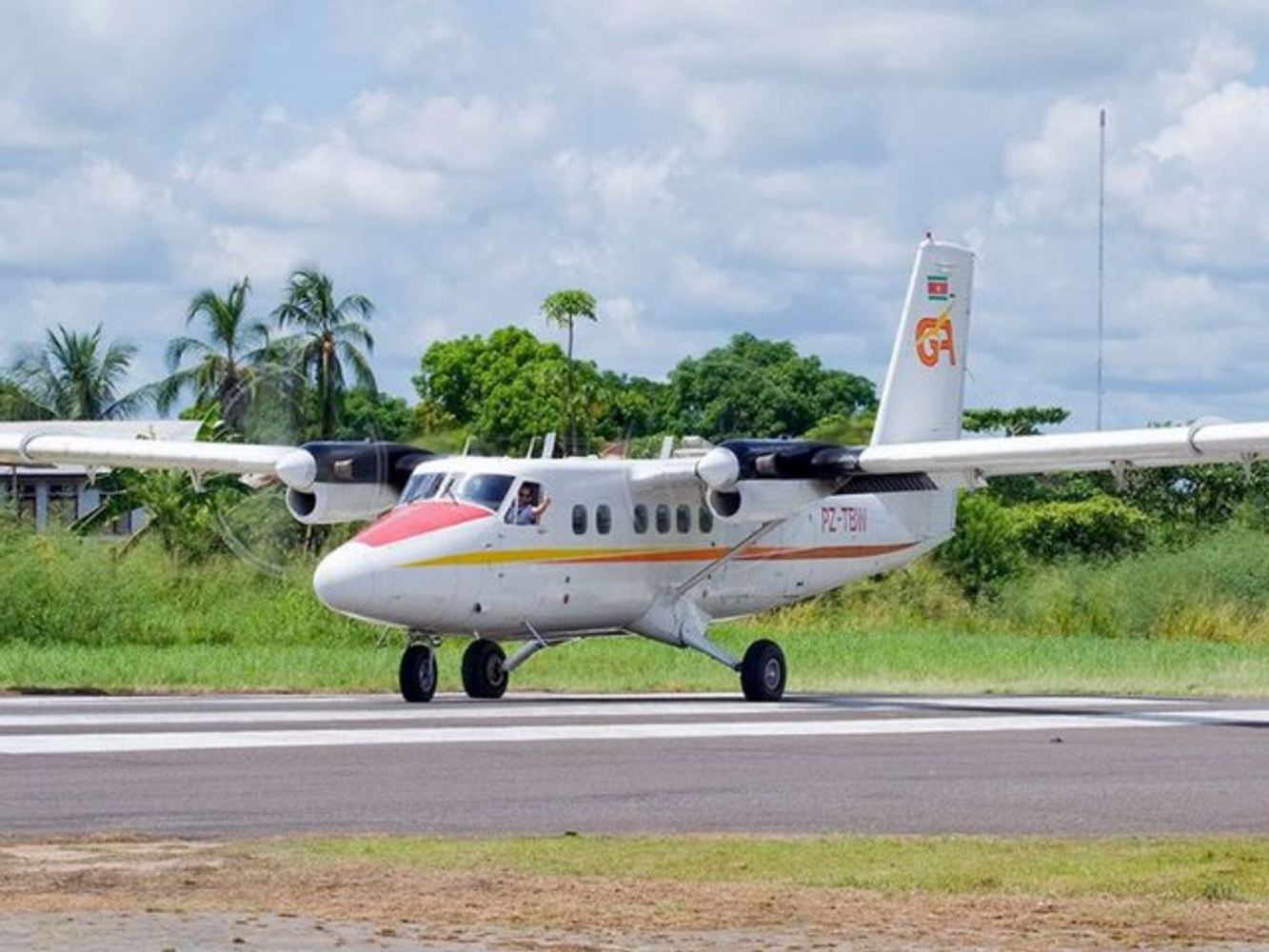 Daily flight between Guyana & Suriname