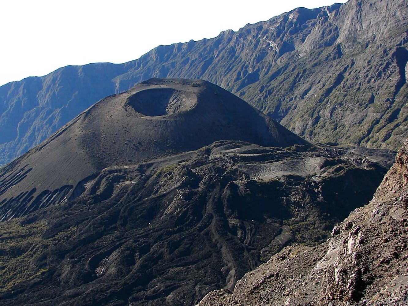 Гора меру. Meru гора. Горы Сумеру. Гора меру Индия. Гора меру в Аруша.