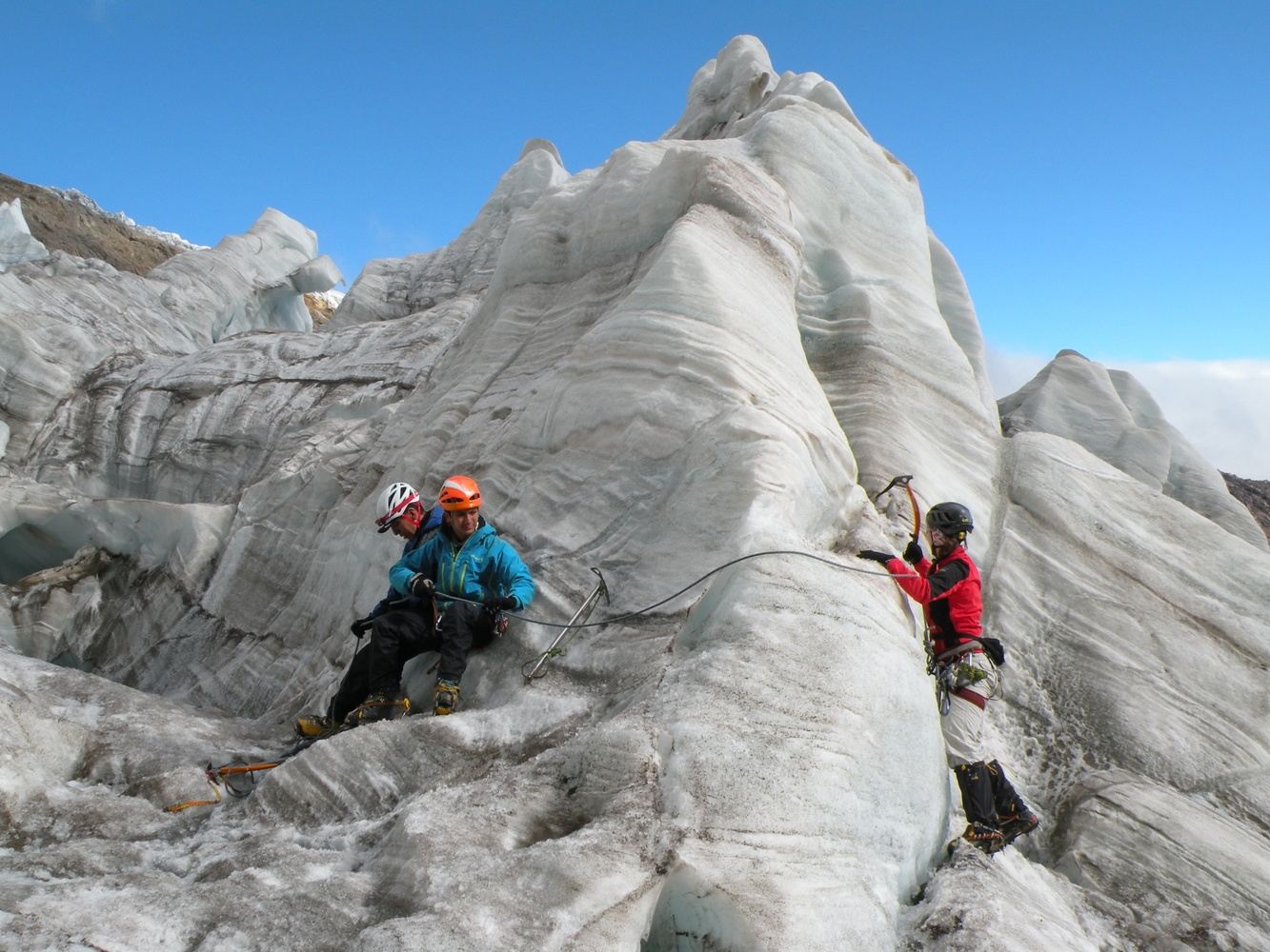 Glacier training & Cayambe climb (5.790 m / 18,996 ft) in 3 days