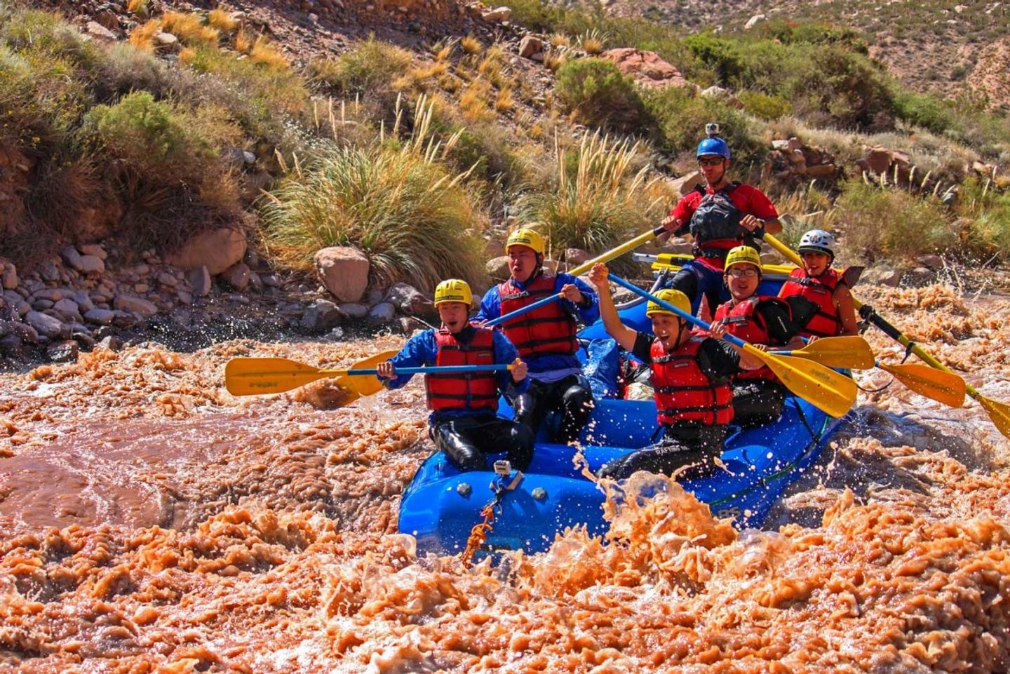 Rafting en el Rio Mendoza in Mendoza, Argentina