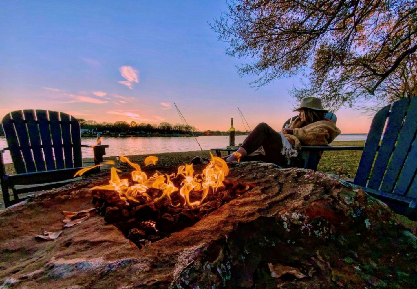 Cozy Lakeside Fall Retreat at Sunrise Point