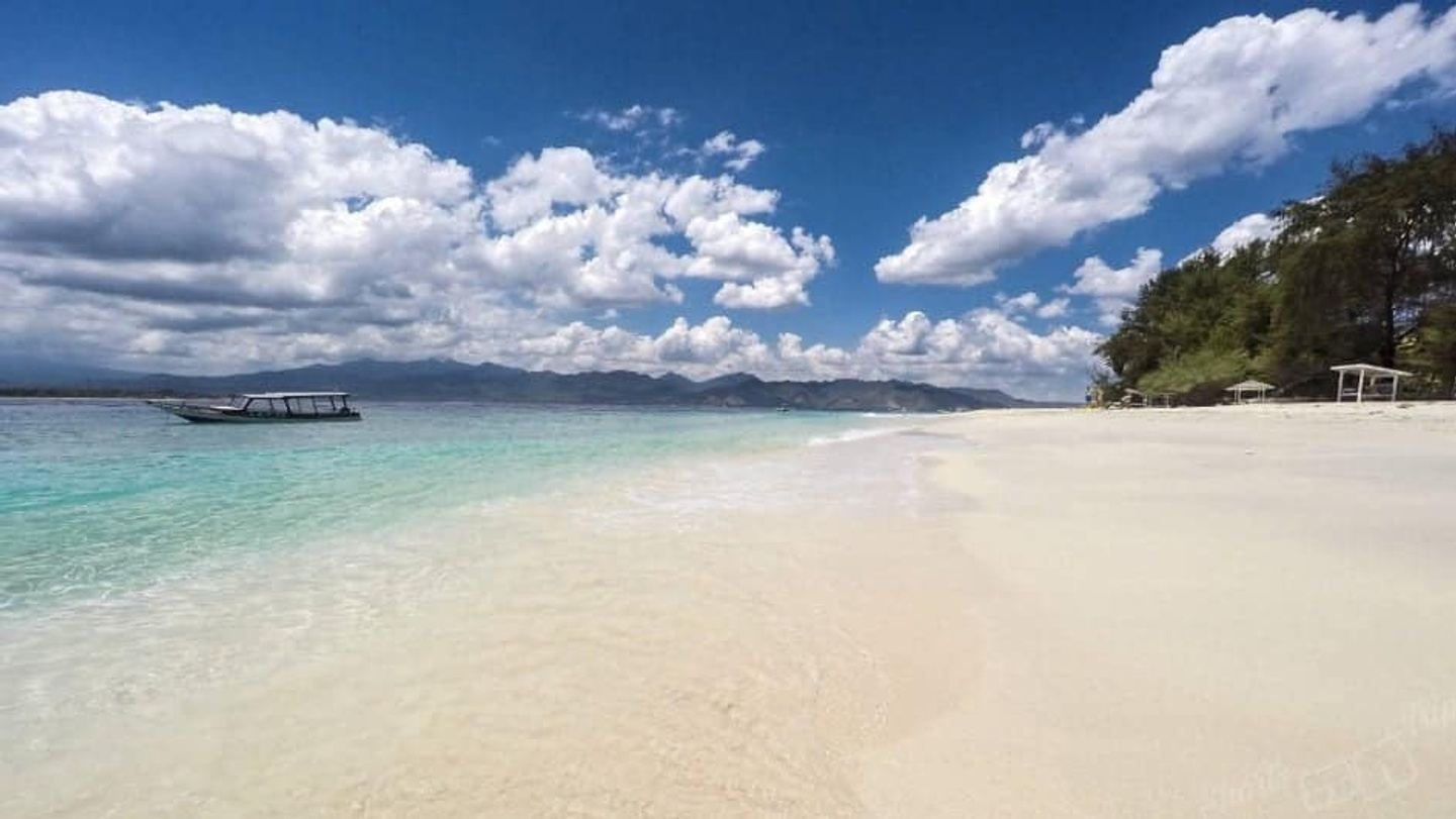6 Days Yoga & Shiatsu Retreat in Paradise, Gili Meno.
