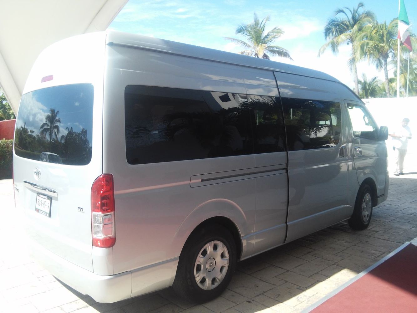 Transportation Airport to Suites Malecon Cancun Hotel