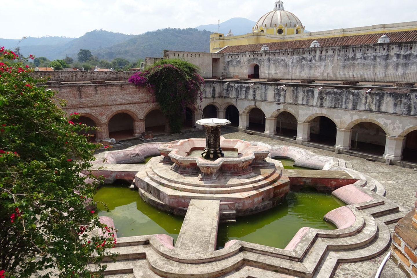 ANTIGUA WALKING TOUR