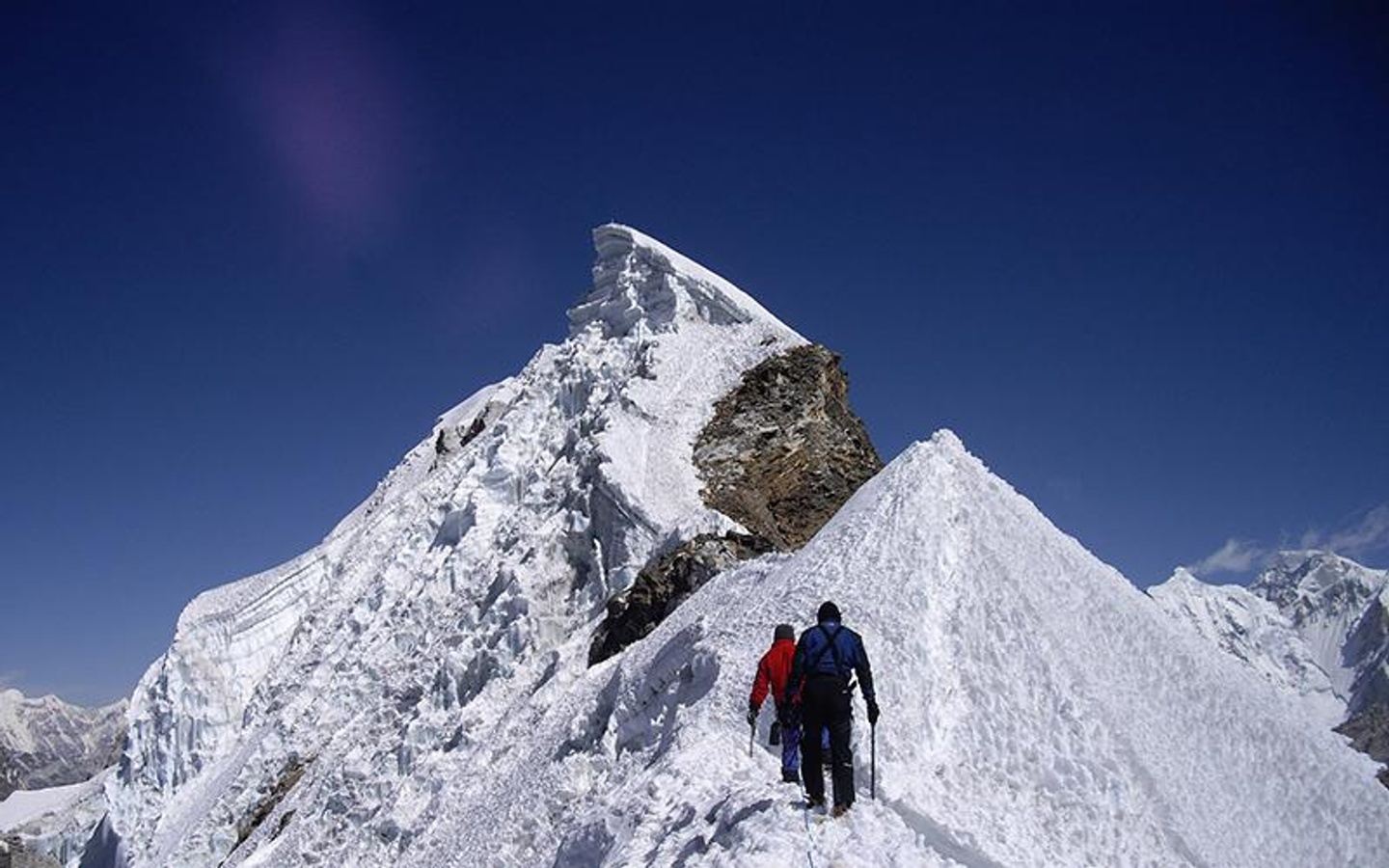 Lobuche East Peak Climbing