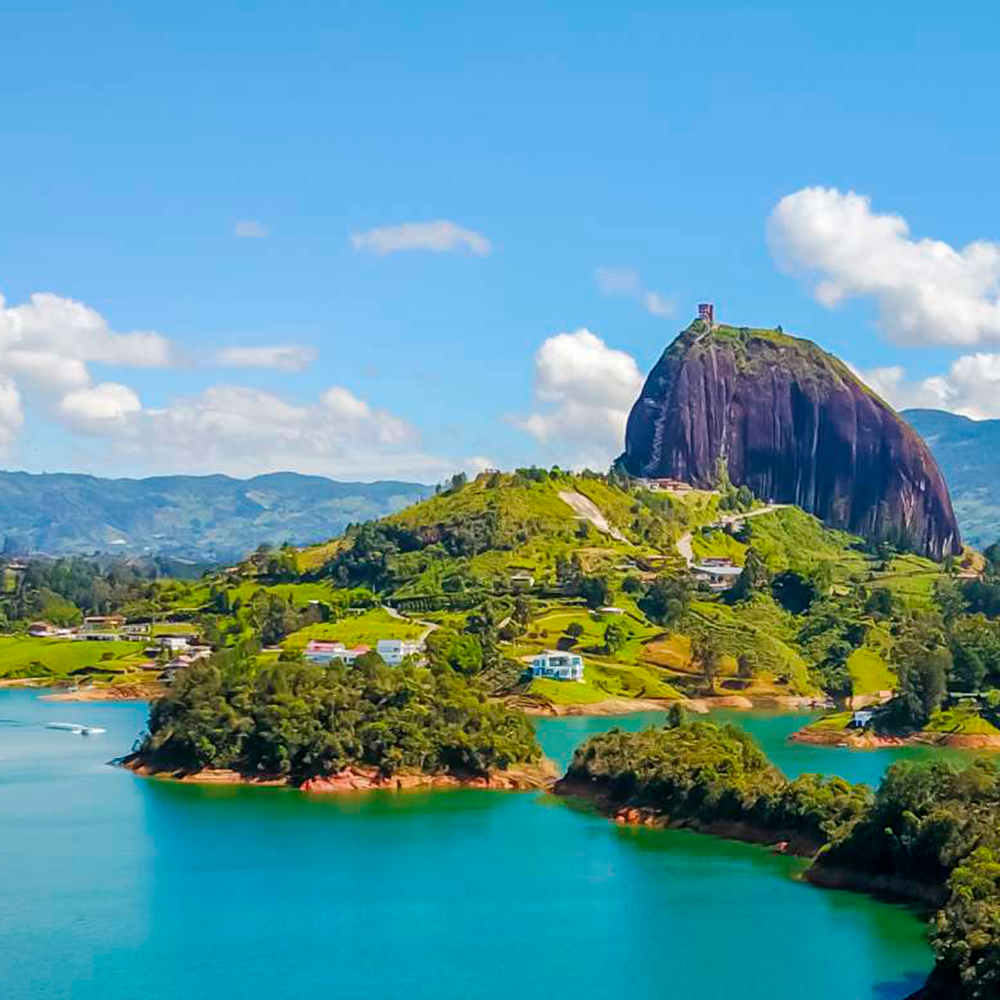 Tour Guatapé y Piedra del Peñon in Medellín, Antioquia, Colombia