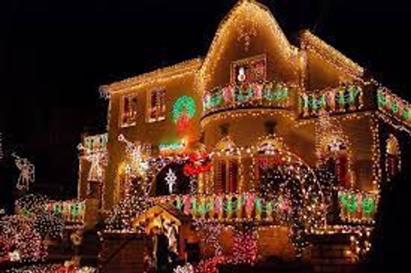Dyker Heights OvertheTop Holiday Lights Tour in Brooklyn, NY