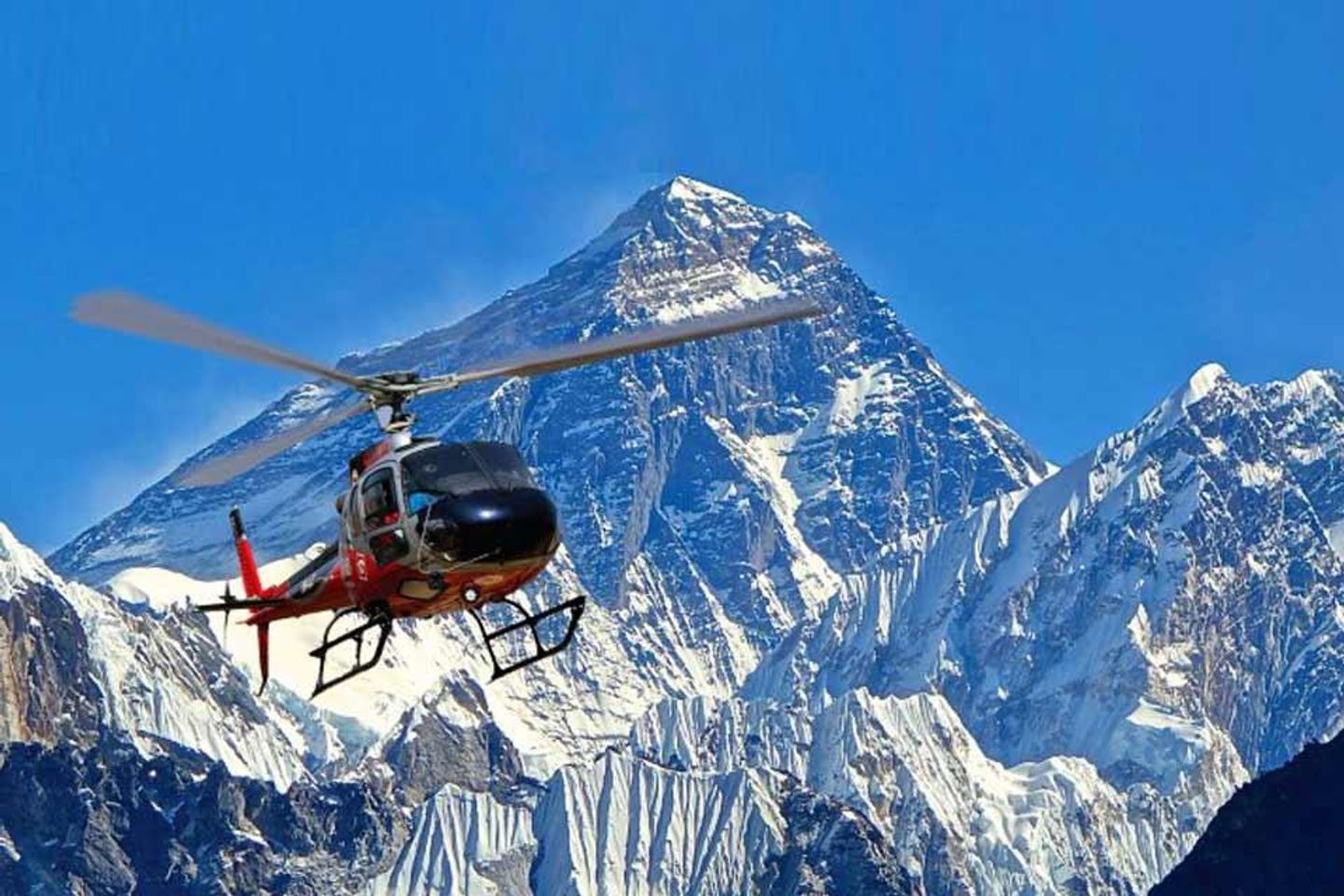 Everest Base Camp Helicopter Tour Landing with at Everest View Hotel