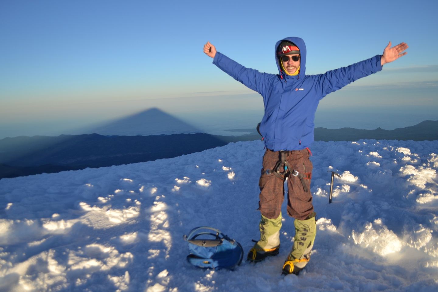 Climb Cayambe & Chimborazo Volcanos with acclimatization in 15 days