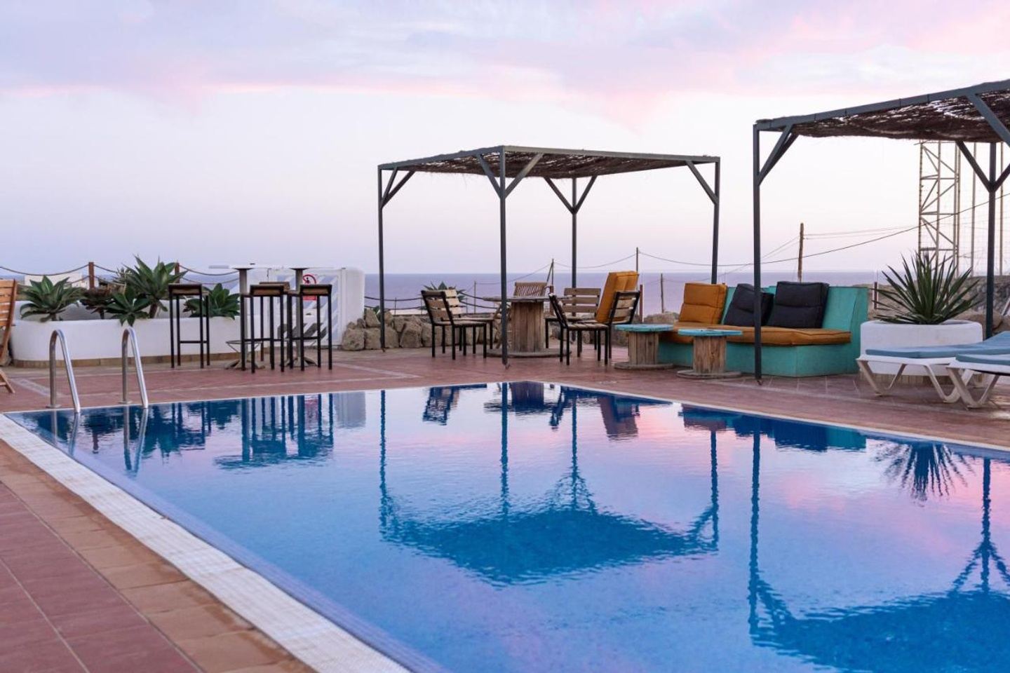 Certified Thai Yoga Massage Nuad Bo-Rarn Course in Tenerife