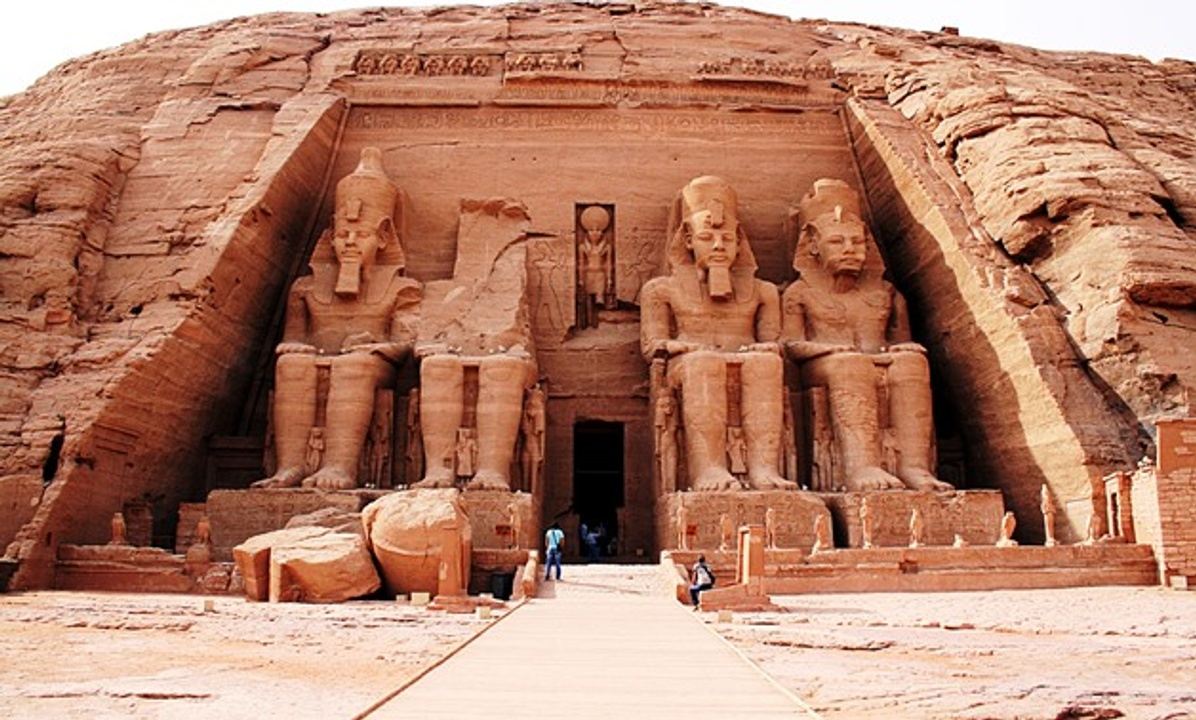 tour aswan abu simbel