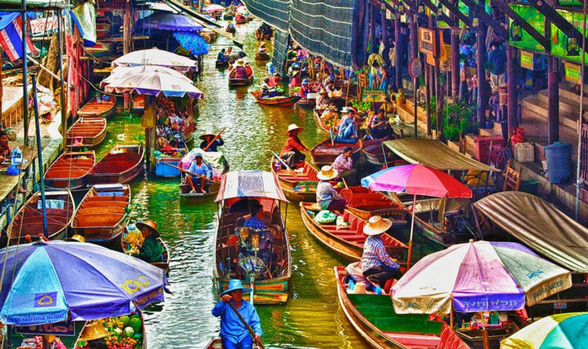 Бангкок в апреле. Дамноен Садуак Бангкок. Плавучий рынок Дамноен Садуак. Плавучий рынок в Бангкоке. Плавучий рынок Банг нам Пеунг.