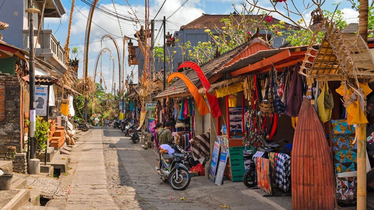 Experience Ubud Yoga and Wellness Retreat in Ubud 