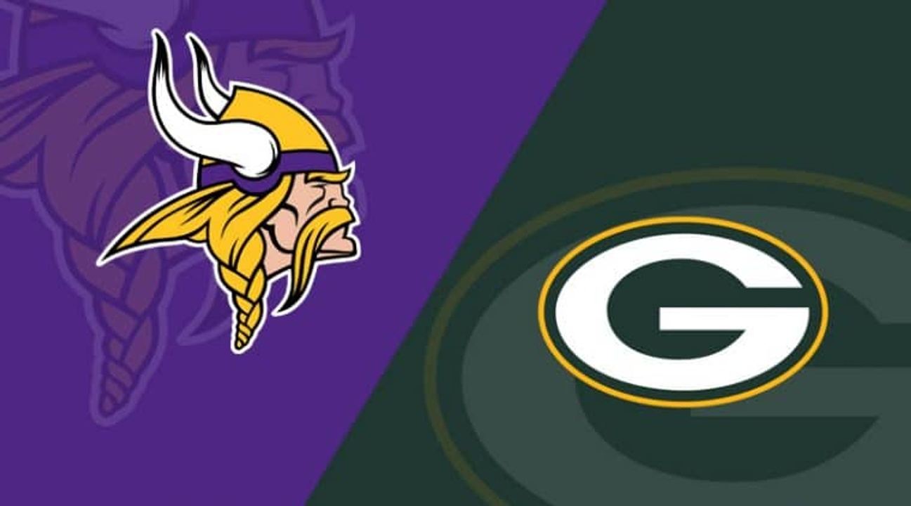 Minnesota Vikings vs Green Bay Packers in Minneapolis, MN, USA