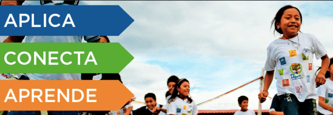 Foto de niños jugando y flechas que dicen "Aplica", "Conecta", "Aprende"