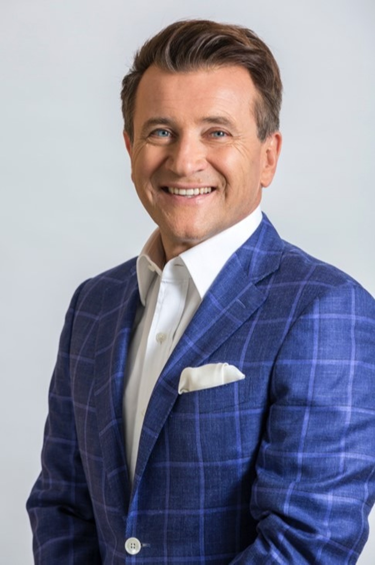 Robert Herjavec - Think you're ready to swim with the sharks ?? We'll see  on October 16 for the season 12 premiere ! 🦈🦈