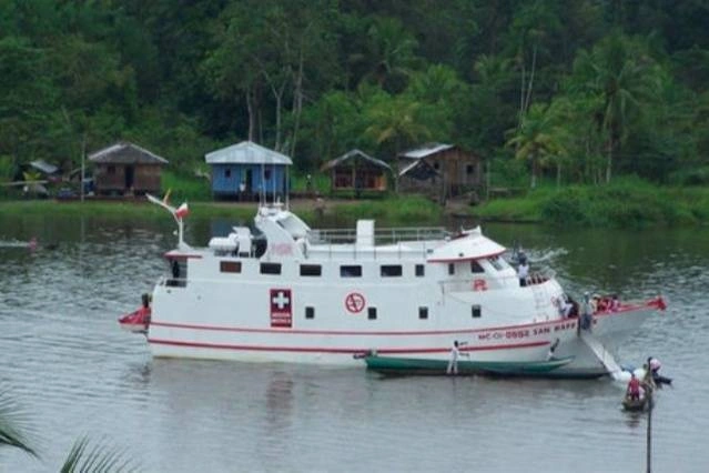 El Barco hospital navegando