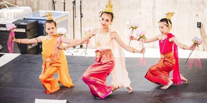 2023 Living Traditions Festival Call for Volunteers!