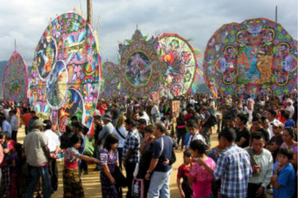 Foto de un evento muy colorido en Guatemala