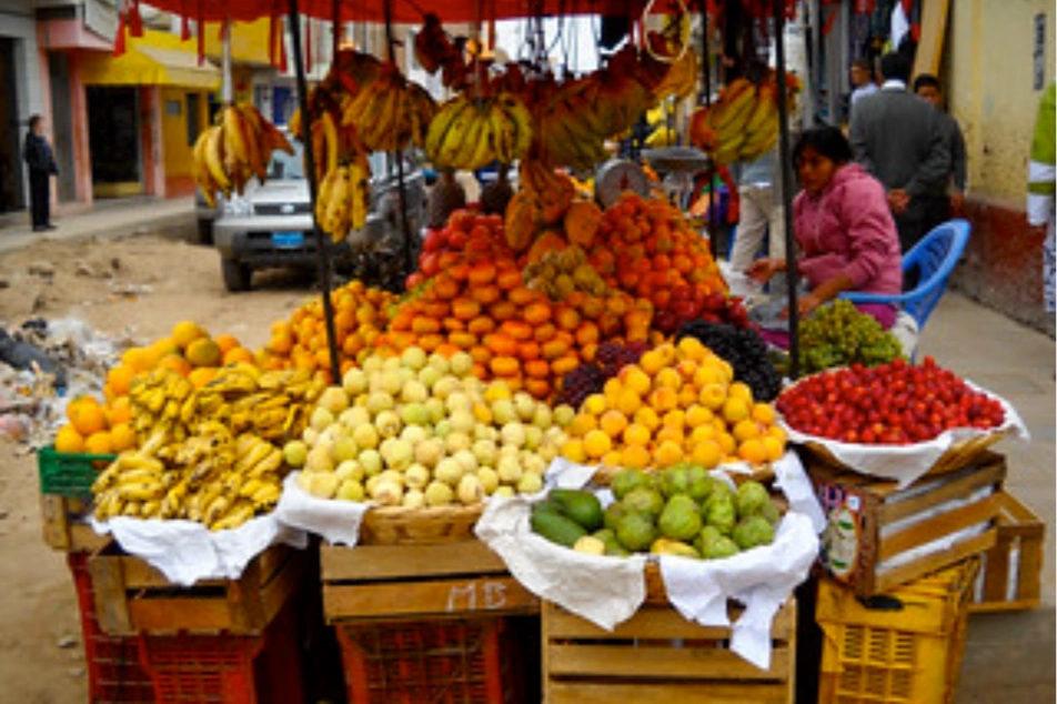 Foto de un mercado típico en Latinoamérica