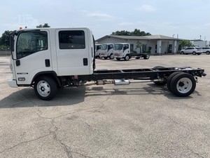 2025 ISUZU NPR