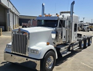 2021 Kenworth W900